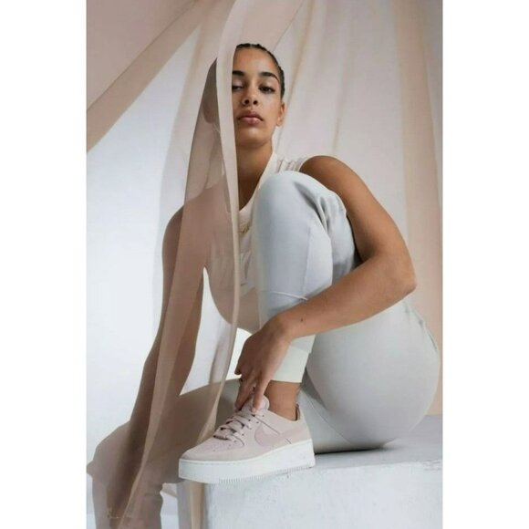 10 WOMEN'S NIKE AIR FORCE SAGE LOW AF1 / AIR FORCE ONE BARELY ROSE AR5339-201 - Picture 4 of 12